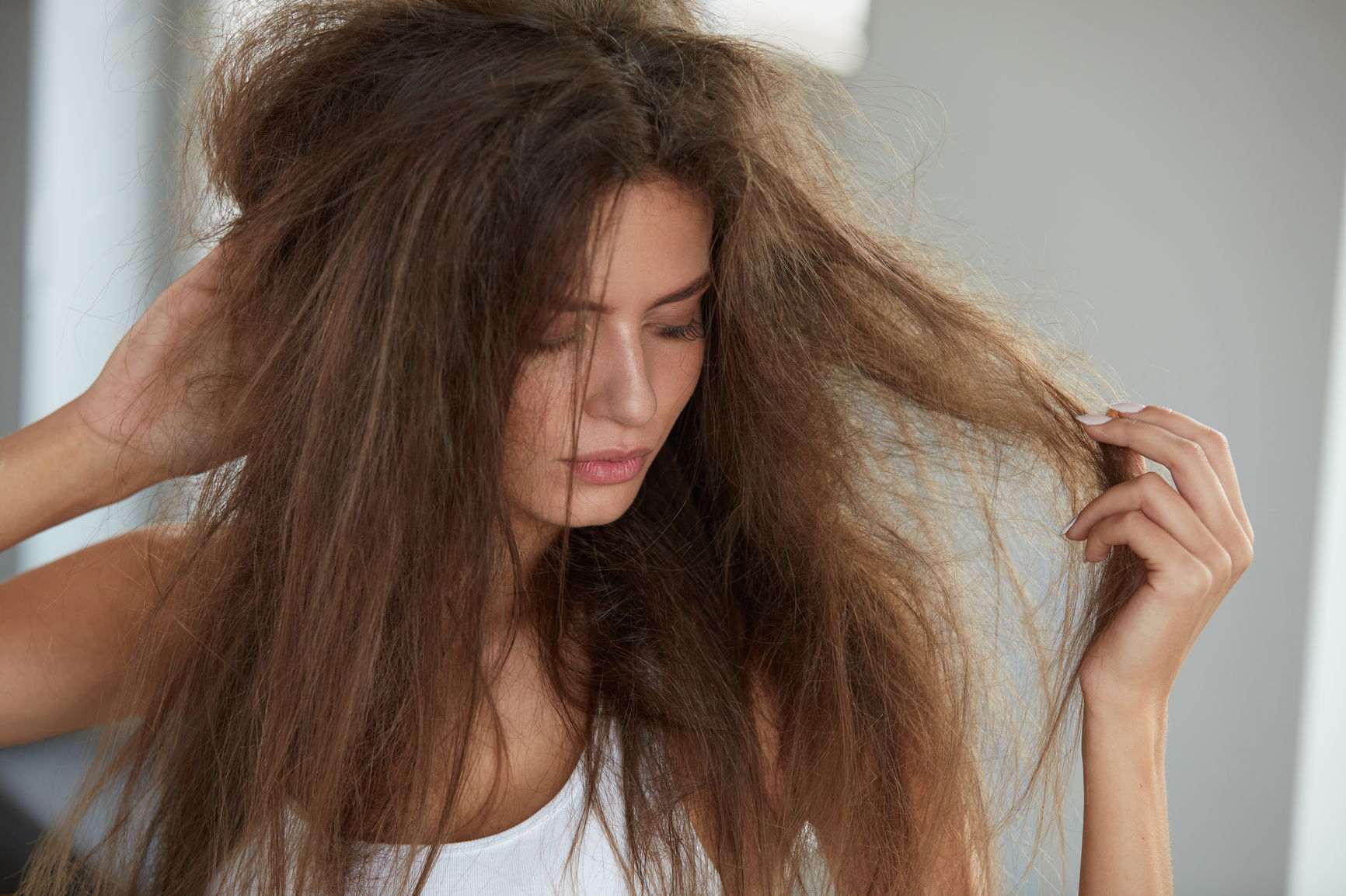 Tørt, sprøtt hår er ikke det man først forbinder med velvære.